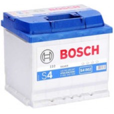 Автомобильный аккумулятор Bosch S4 002 552 400 047 (52 А/ч)